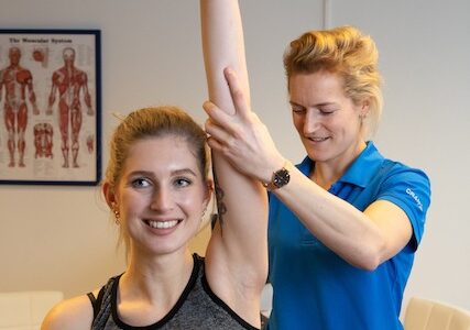 #fysio #fysiotherapie #chiropractie #praktijk #Hilversum #movewell #movewellminute #behandeling #rugklachten #sportfysiotherapie #bekkenklachten #nekklachten
